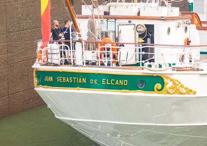 En fotos, así fue el cruce por el Canal de Panamá del buque escuela con la princesa Leonor