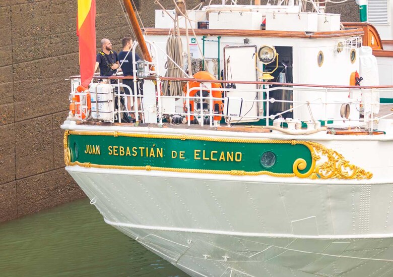 En fotos, así fue el cruce por el Canal de Panamá del buque escuela con la princesa Leonor