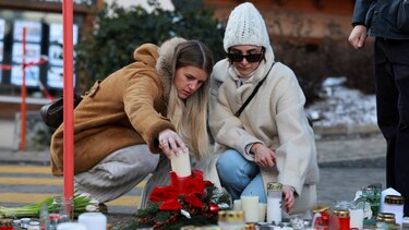 Qué se sabe del incendio en un bar de un centro de esquí en Suiza en el que murieron 40 personas