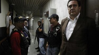 Guatemala: Se entrega a la justicia exfuncionario presidencial