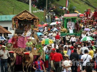 Policía habilitará rutas alternas por desfiles del 10 de noviembre