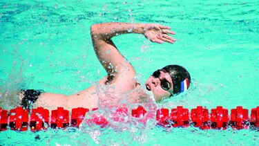 Esfuerzo y talento en la piscina