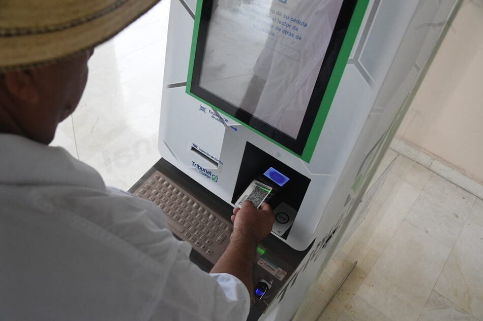 Francisco Carreira, Eduardo Quirós y Zulay Rodríguez, aspirantes presidenciales con más firmas hasta ahora