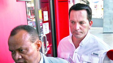 Ferrufino insiste ante fiscalía cambio de medida cautelar 