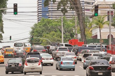 Llegó la hora de congelar el precio del combustible