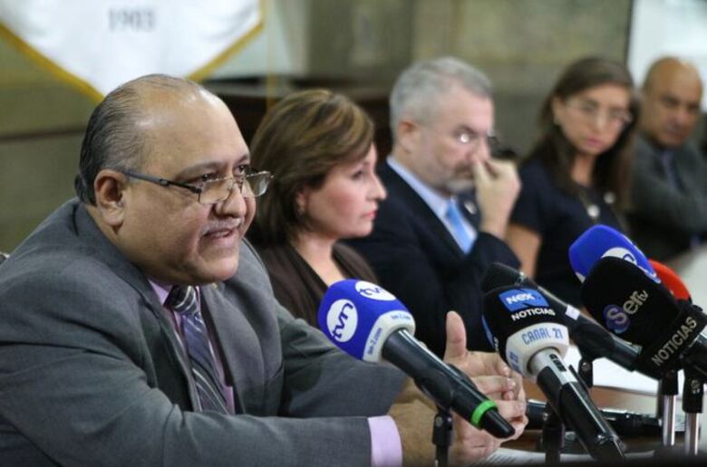 Allanamientos: detienen a 13 funcionarios y civiles por falsificar sentencias de tribunales en Panamá