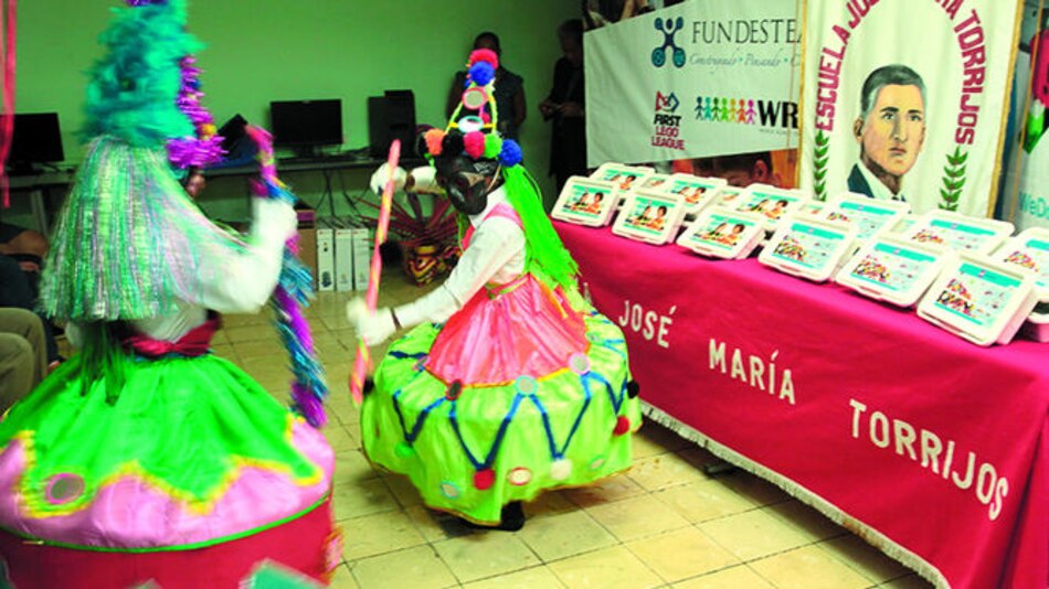 Escuela de Juan Díaz recibe equipo de robótica