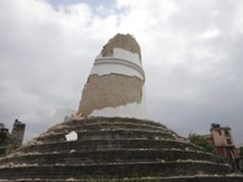 Un terremoto de magnitud 7.9 deja cientos de muertos en Nepal