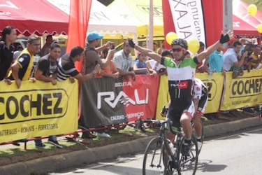 Ciclismo: Castañeda gana etapa y Oyola lidera la clasificación general