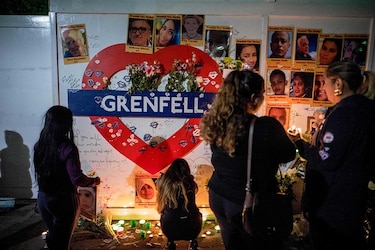 Recuerdan a víctimas de la Torre Grenfell en primer aniversario del incendio