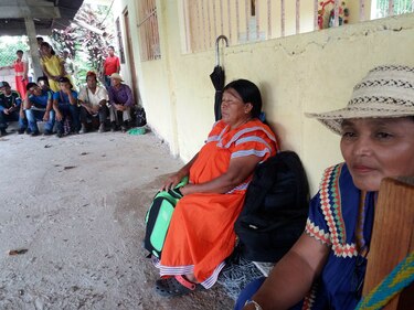Indígenas Ngäbe Buglé se reunen en iglesia para discutir estrategias sobre Barro Blanco
