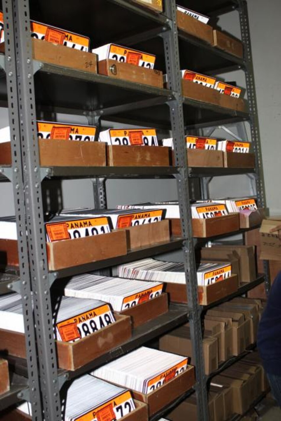 Concejo de Panamá aprueba contrato con Chapala para confección de placas