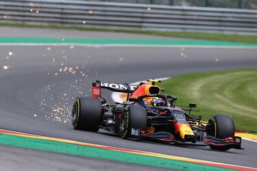 El piloto mexicano Sergio Pérez renueva su contrato con Red Bull para 2022