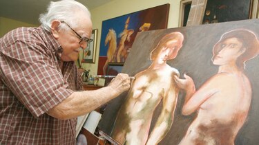 Mario Calvit, siempre con el pincel