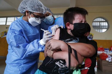 Perú autoriza la vacunación contra la covid-19 a niños menores de 5 años