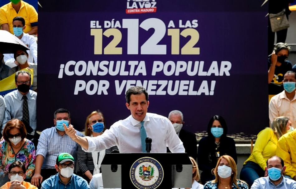 ‘Consulta popular’ de Guaidó cierra con desafío de movilizar una decepcionada oposición