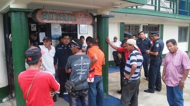 Taladores bloquean sede del Ministerio de Ambiente en Changuinola