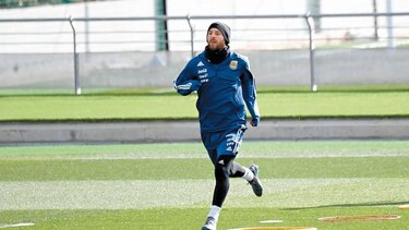 De a poco, Lionel Messi se entrena con su selección