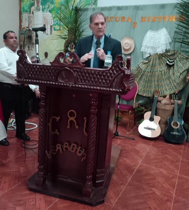 Stanley Heckadon revive la historia de Jenny C. White en una presentación en Santiago de Veraguas