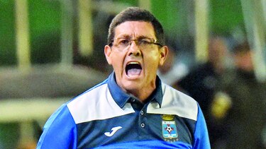 Malestar en Bolivia por salida de entrenador