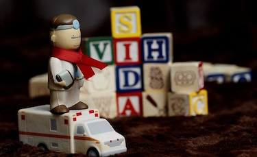 Revista científica publica estudio panameño sobre terapia para niños con VIH