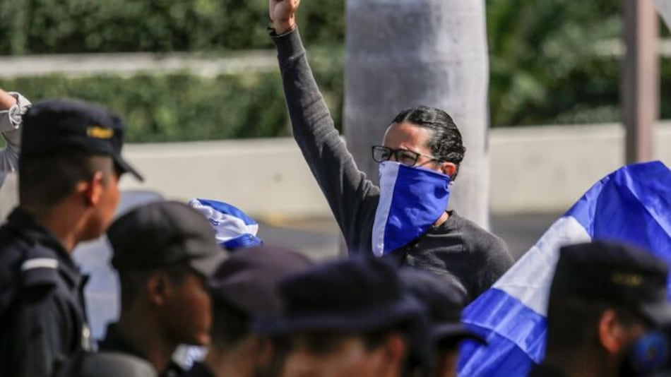 Médicos nicaragüenses protestan y piden cese de represión