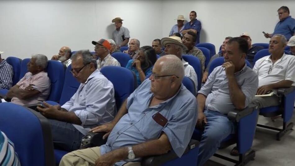 Ganaderos santeños piden la presencia de Varela en Divisa