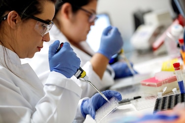 Panamá impulsa la ciencia, pero enfrenta fuga de talento y brechas salariales