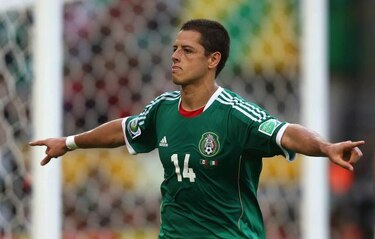 Chicharito se somete a pruebas médicas previas a su fichaje por el Real Madrid