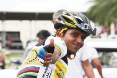 El ciclista fuera de la bicicleta