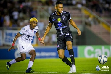 Tauro FC gana en el último minuto y en el gran retorno de Ismael Díaz