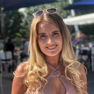 ‘Vi una luz caleidoscópica antes de quedarme ciego’: el joven que sobrevivió a un envenenamiento masivo por metanol en el que murieron 6 personas