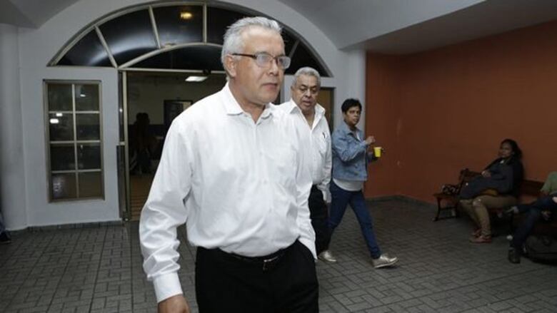 Magistrado juez y forenses acudieron al hospital para conocer el estado de Martinelli