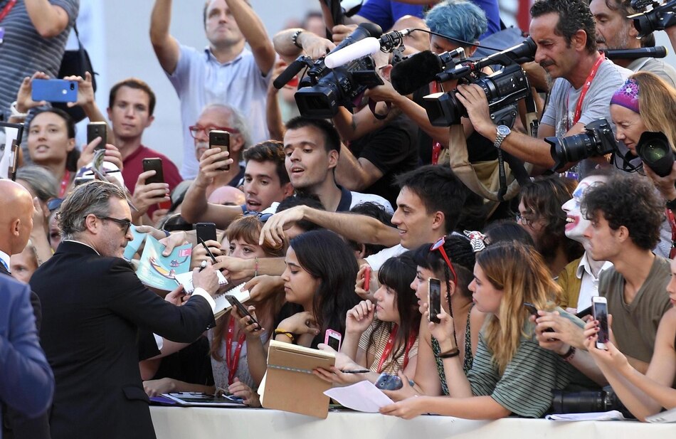 Más de 5 millones de visualizaciones del primer y romántico tráiler del segundo ‘Joker’