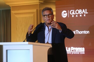 Video: panorama político y económico de cara a las elecciones en el foro Café con La Prensa