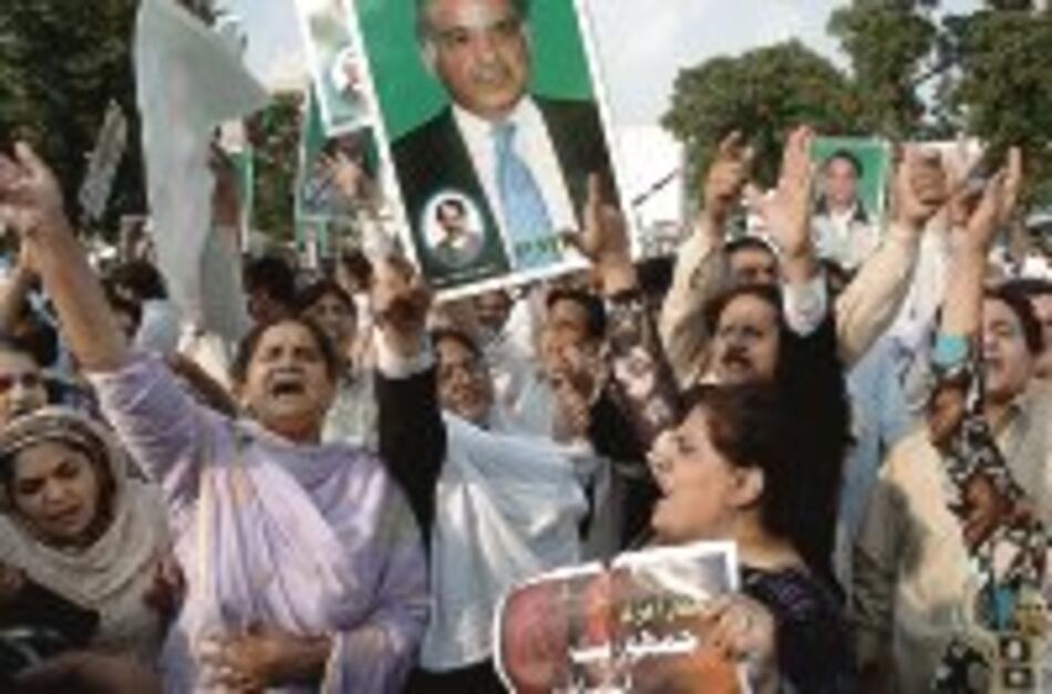 Corte autoriza el regreso de Sharif