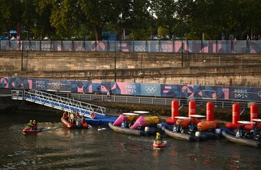 La prueba de triatlón es aplazada para mañana por la mala calidad del agua del río Sena