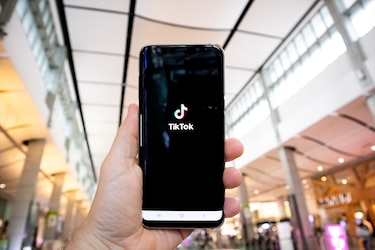 Menores que ven contenidos sobre la salud mental en ‘Para ti’ de TikTok reciben recomendaciones nocivas