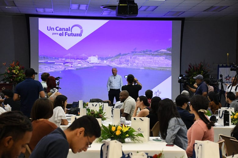 Canal de Panamá espera menos ingresos en 2024 por la crisis del agua