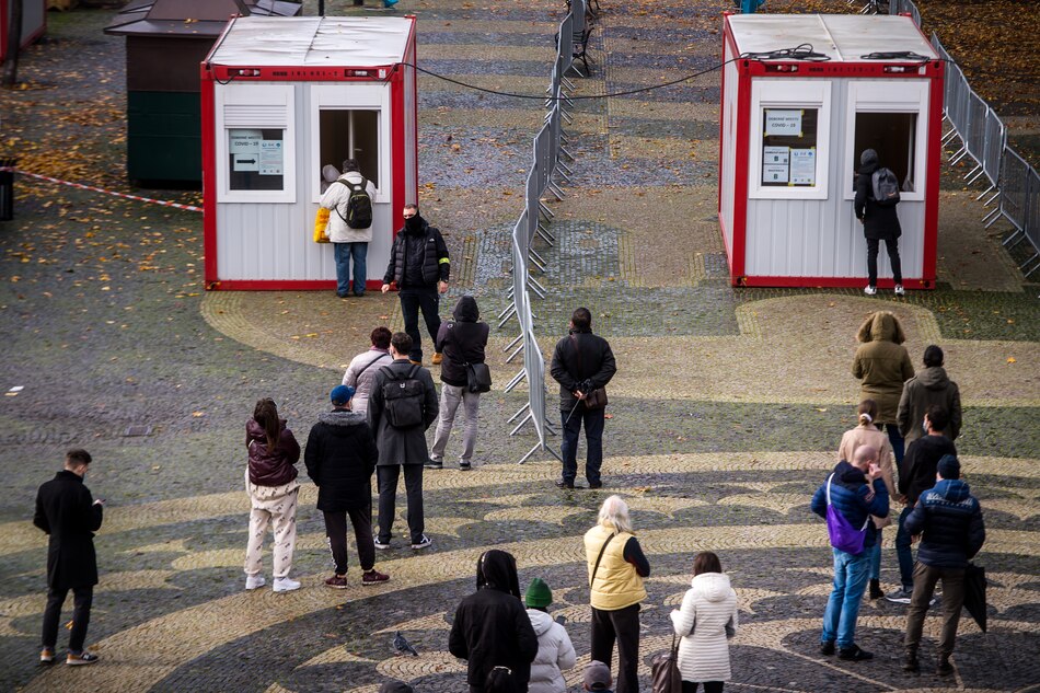 Eslovaquia lanza pruebas masivas de covid-19, una primicia mundial