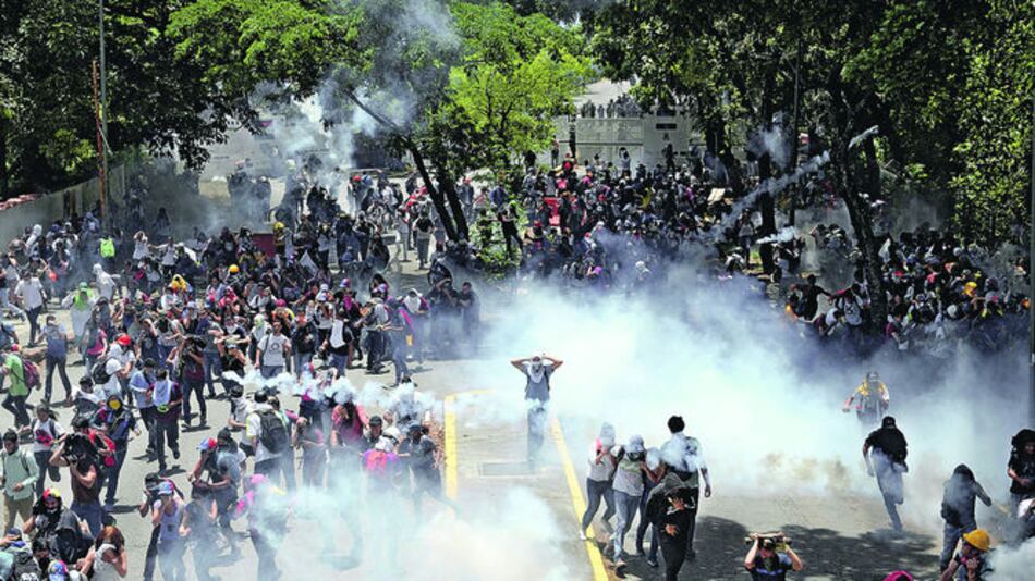 Universitarios protagonizan nueva jornada de protestas