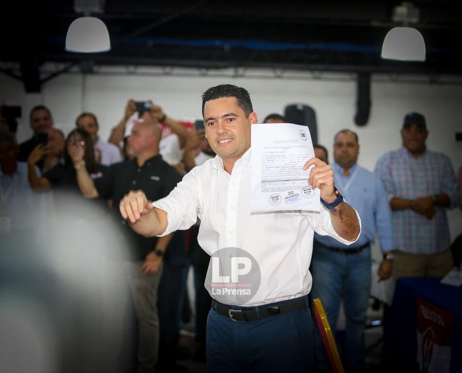 Gaby Carrizo se postula como aspirante presidencial para las primarias del PRD