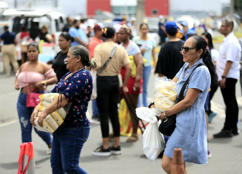 Sigue la venta de arroz en la arena Roberto Durán, más de 182 mil libras se han vendido