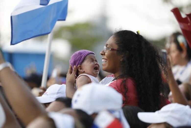 'Cuántas cosas nos pueden diferenciar, pero eso no impidió poder encontrarnos', dice el papa a los jóvenes