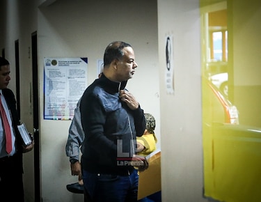 Augusto Robinson, el capturado secretario de relaciones internacionales del PRD, enfrenta cargos por falsificar documentos