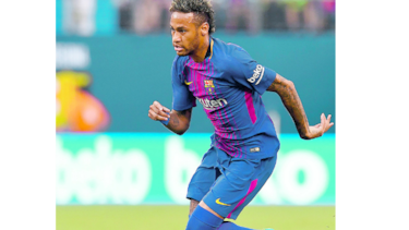 Neymar, entre el PSG y Barça