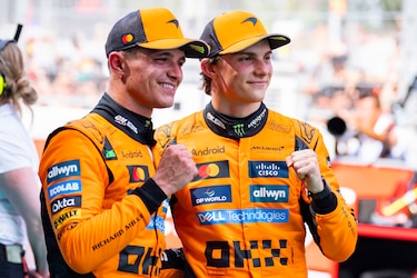Piastri lidera doblete de McLaren en Montmeló