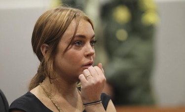 Lindsay Lohan sale de clínica de rehabilitación