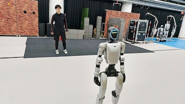 Lo que la exitosa salida a bolsa de la mayor empresa de robots humanoides del mundo revela sobre el liderazgo tecnológico de China