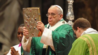 El Papa exige a los cardenales que no se aíslen "en una casta"